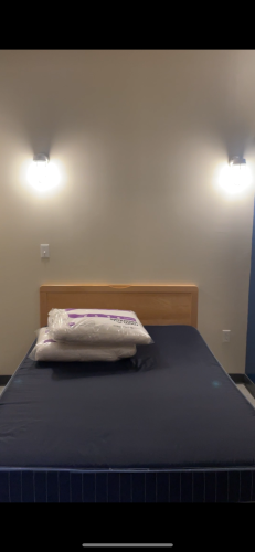 Full size bed