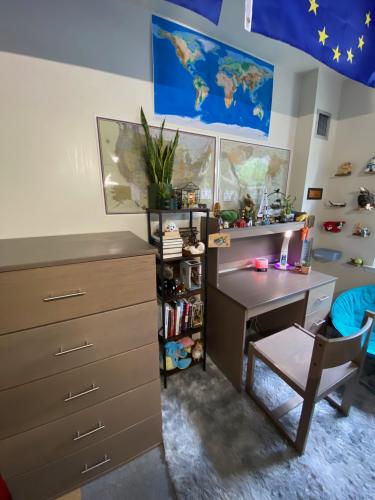 Broad view of desk and drawer