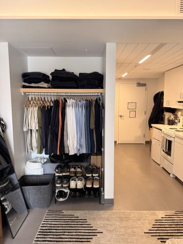 Hanging closet