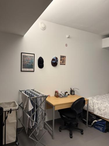Secondary desk
