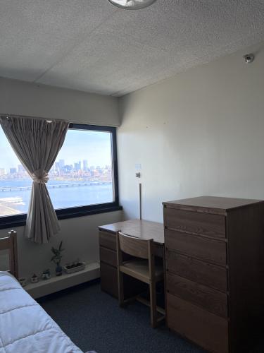 BedRoom_DeskSpace