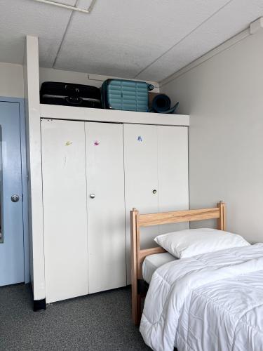 Bedroom_Closet_Storage