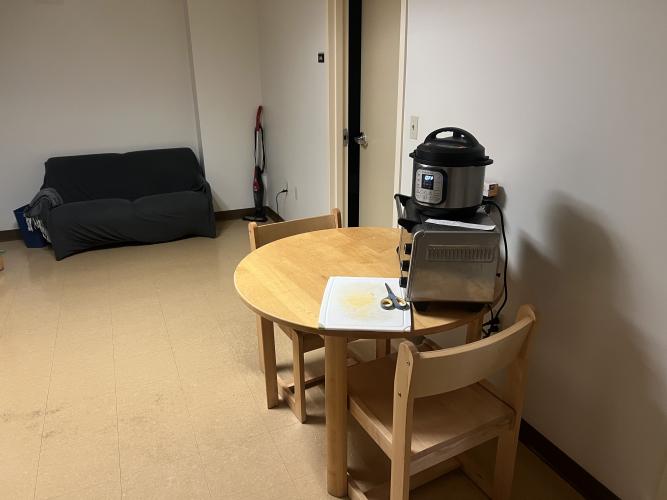 Kitchen/Common Area