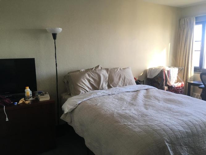 Bedroom with queen-size bed