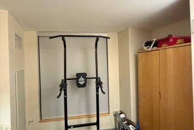 Stand alone pull up bar for quick workouts